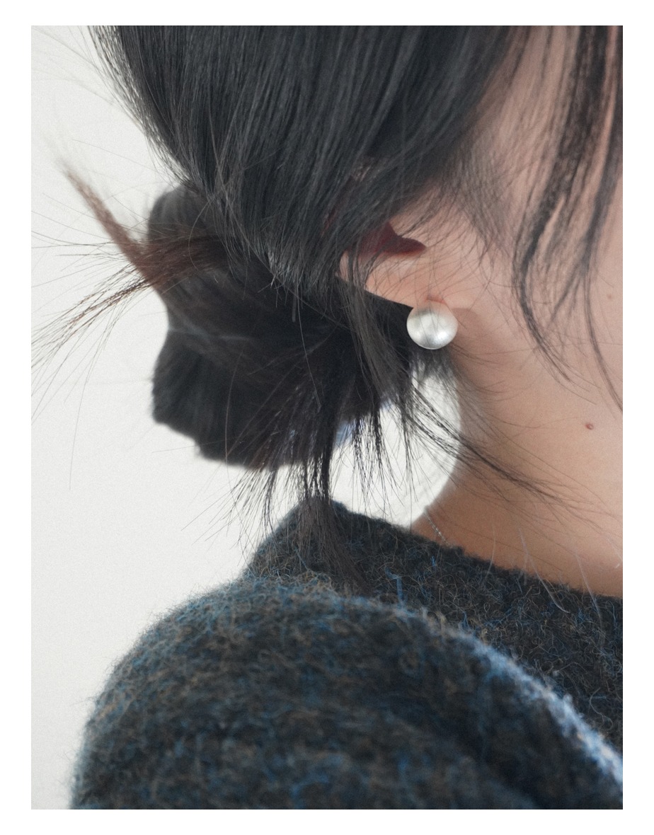 matt half ball earrings (2colors)