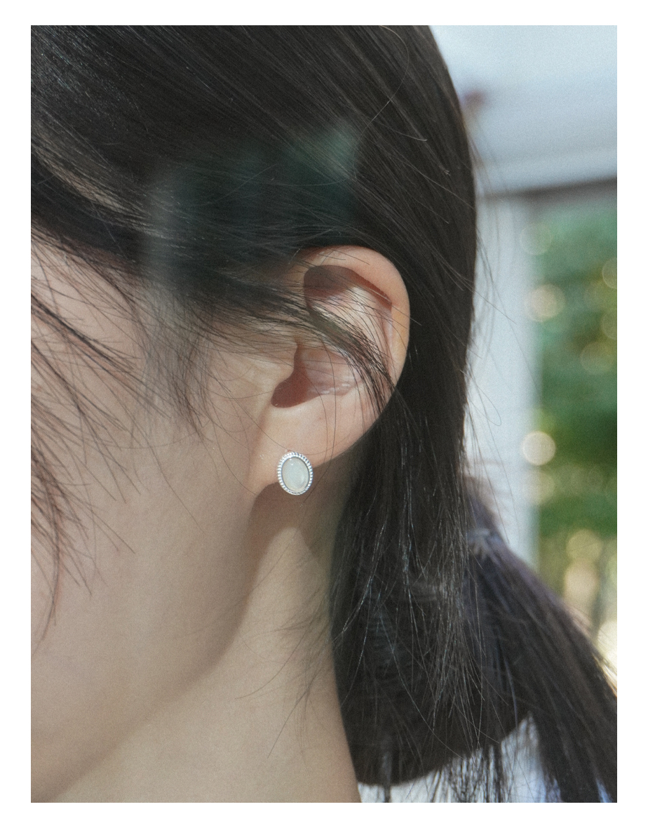 (silver 92.5) point ball earrings